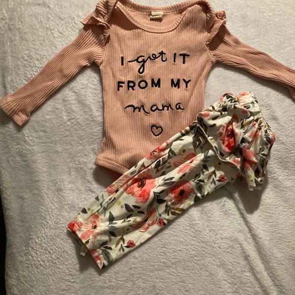 Babygirl fits as 3/6 months or 6 months ‘I got it from my mama’ adorable outfit - Picture 4 of 4